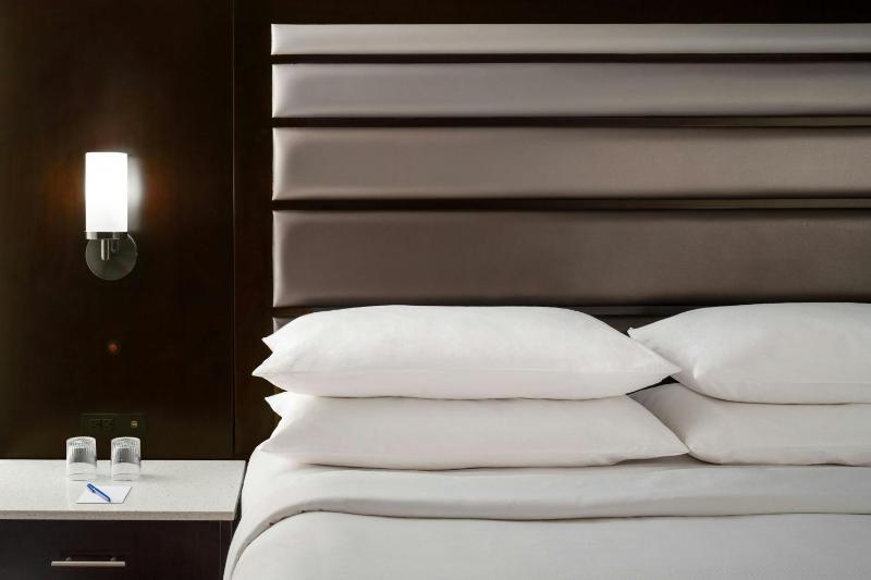 Queen Room with Two Queen Beds image 3