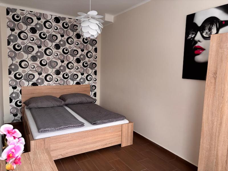Veronika Lux Apartman - image 40