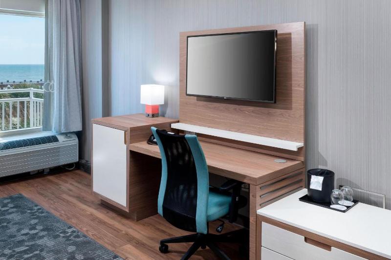 King Room with Sofa Bed image 4