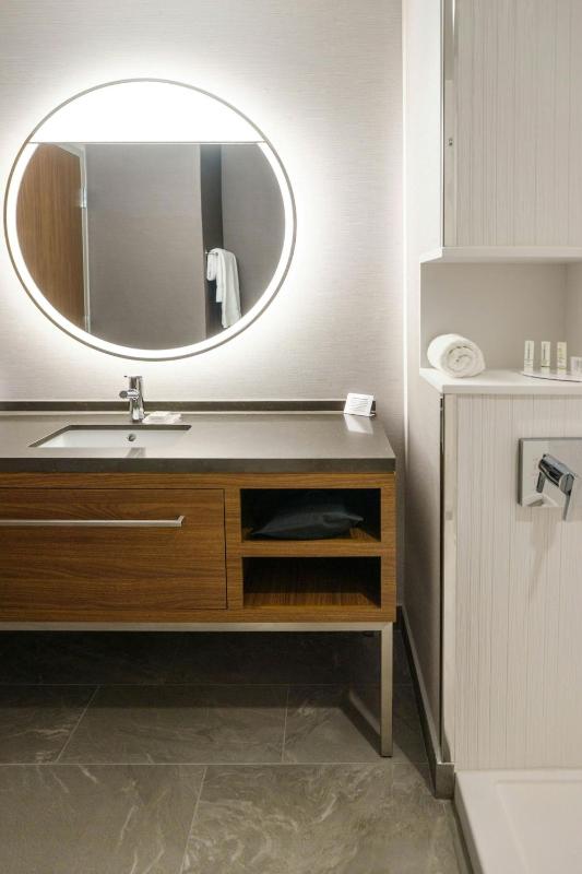 King Suite image 4