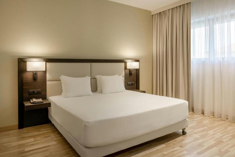 Junior King Suite image 1