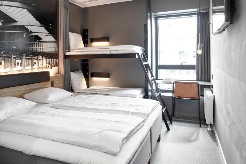Standard Family Room with King Bed and Bunk Beds image 4