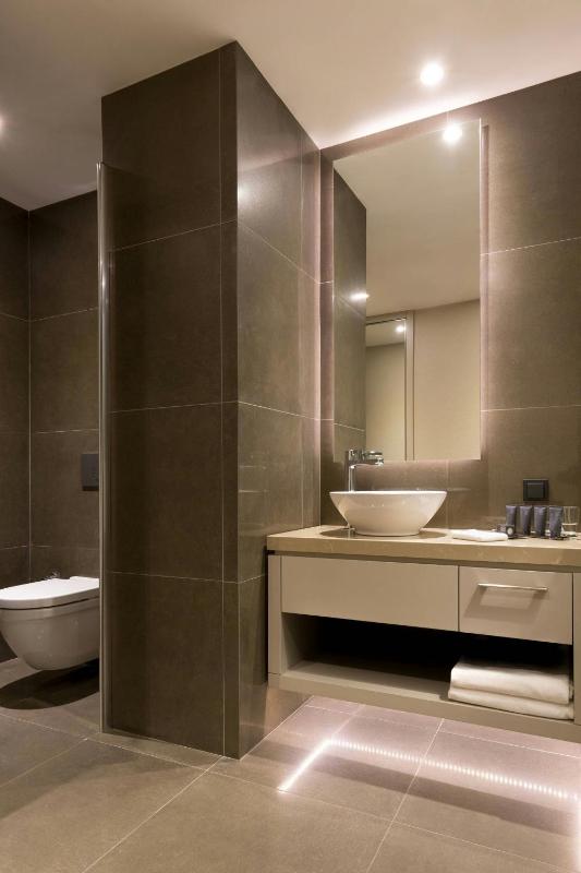 Guest room, 1 King, Bosphorus view image 3