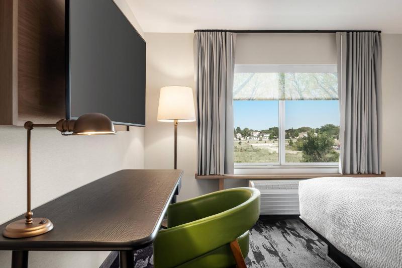 King Room - Hearing Accessible image 3