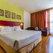 Double or Twin Room image 4