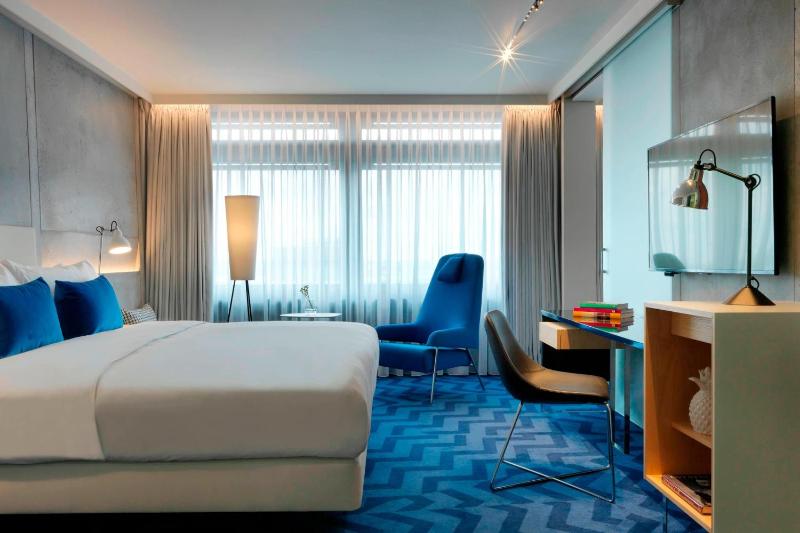 King Executive Suite with Lounge Access image 1