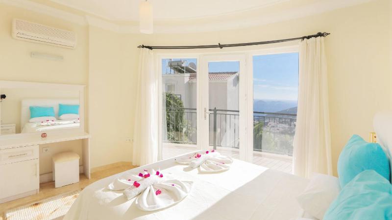 Kalkan 3 Bedroom Villa - 5 minutes drive to the center - image 15