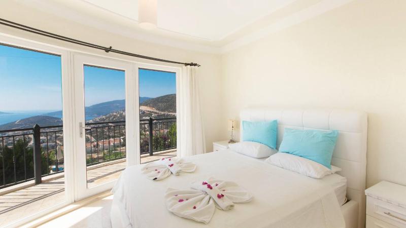 Kalkan 3 Bedroom Villa - 5 minutes drive to the center - image 13
