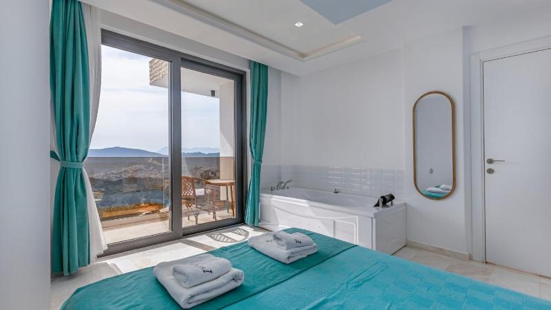 Kalkan 3 Bedroom Seaview Villa with Private Pool - image 4