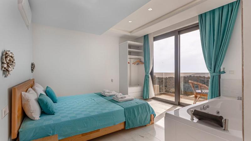 Kalkan 3 Bedroom Seaview Villa with Private Pool - image 19