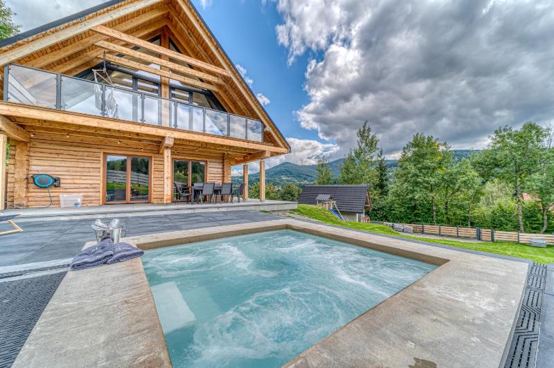 Three-Bedroom Chalet image 2