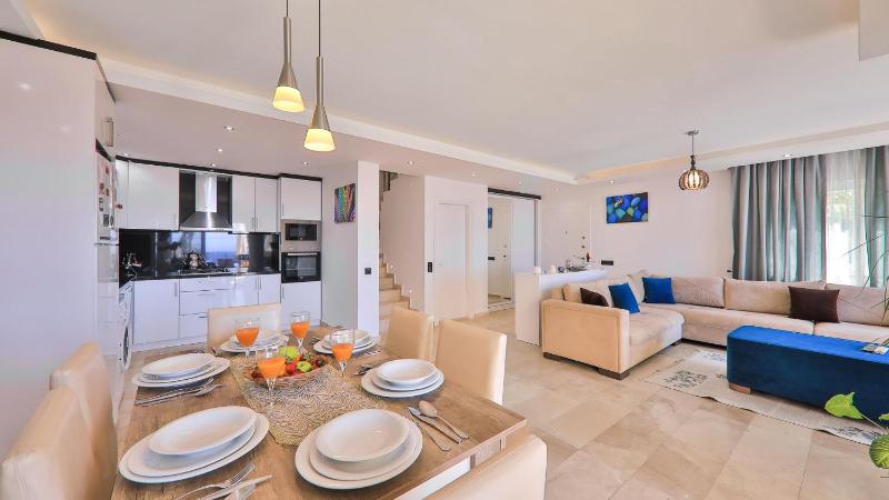 Kalkan 3 Bedroom Villa - Close to the Center - image 13