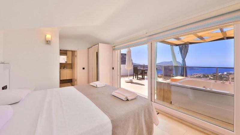 Kalkan 3 Bedroom Villa - Close to the Center - image 3