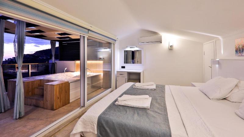 Kalkan 3 Bedroom Villa - Close to the Center - image 40