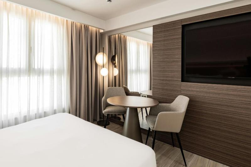 AC Hotel St. Julian's - image 6