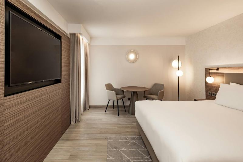 AC Hotel St. Julian's - image 14
