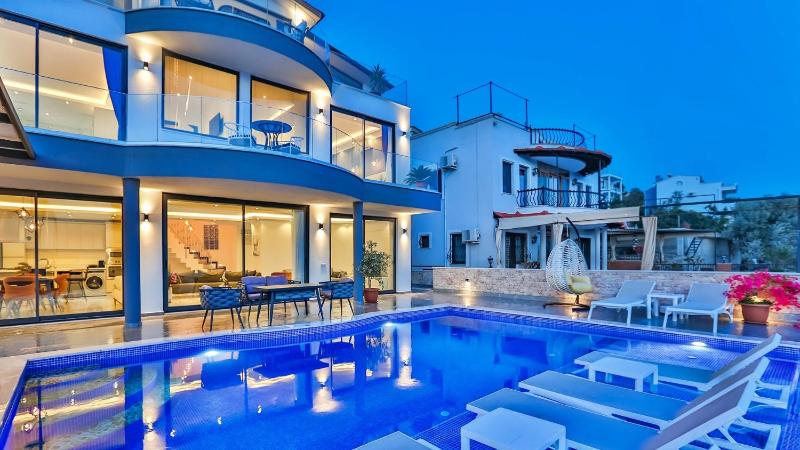Kalkan 3 Bedroom Villa 1267 - image 1