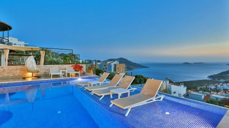 Kalkan 3 Bedroom Villa 1267 - image 15