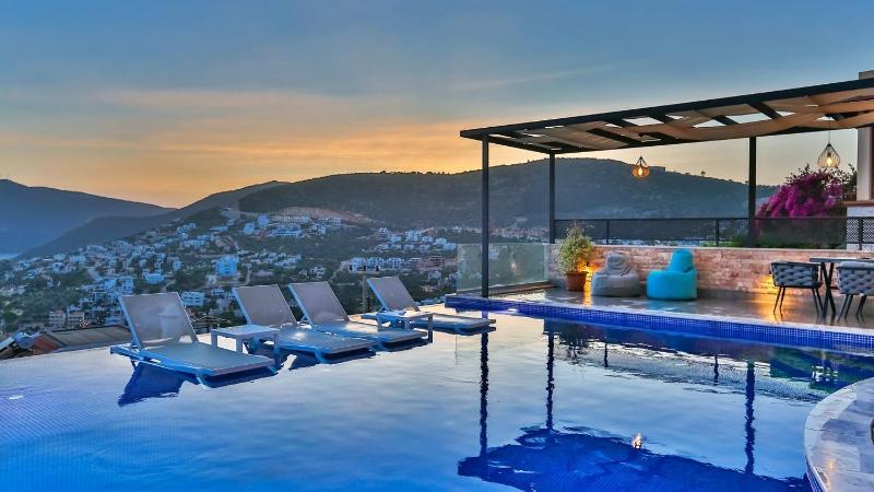 Kalkan 3 Bedroom Villa 1267 - image 35