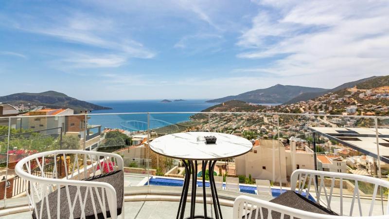 Kalkan 3 Bedroom Villa 1267 - image 39