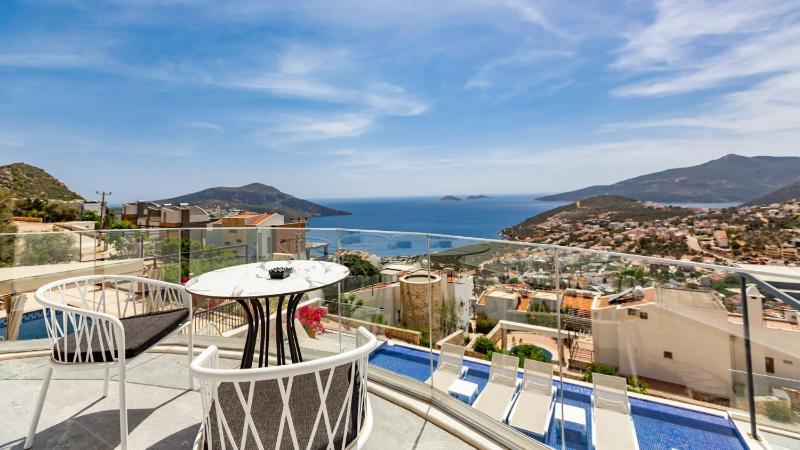 Kalkan 3 Bedroom Villa 1267 - image 2