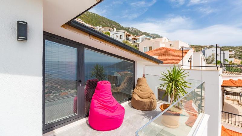 Kalkan 3 Bedroom Villa 1267 - image 42