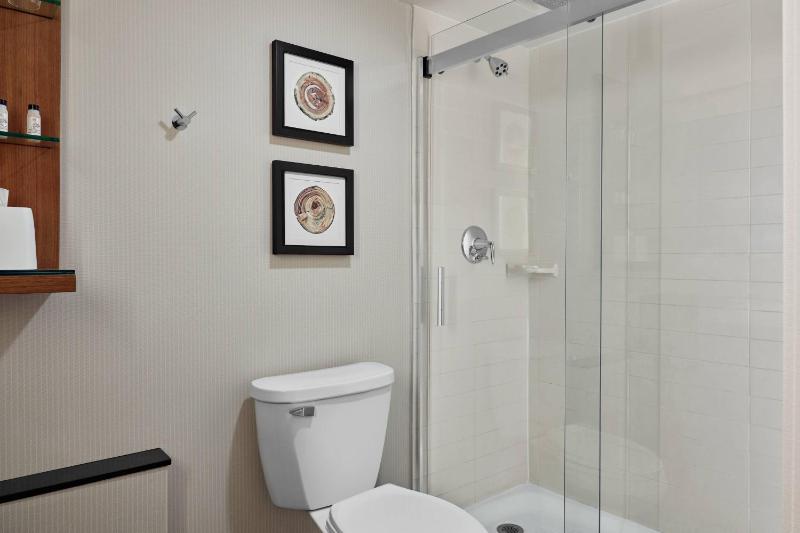 King Room image 2