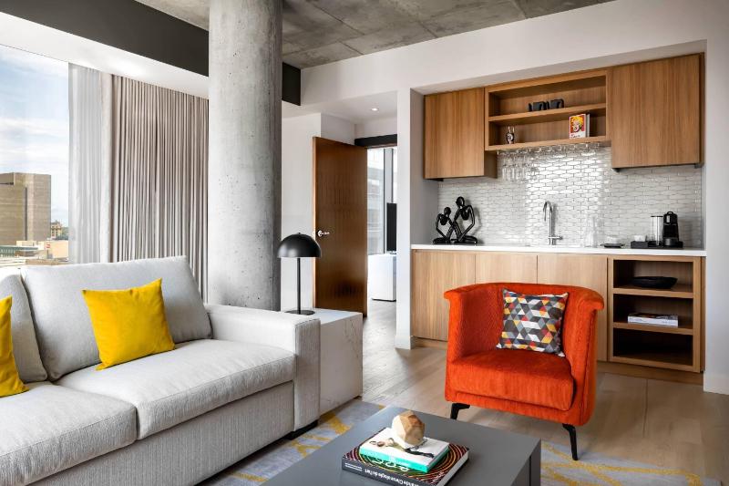Humaniti Hotel Montreal Autograph Collection - image 10