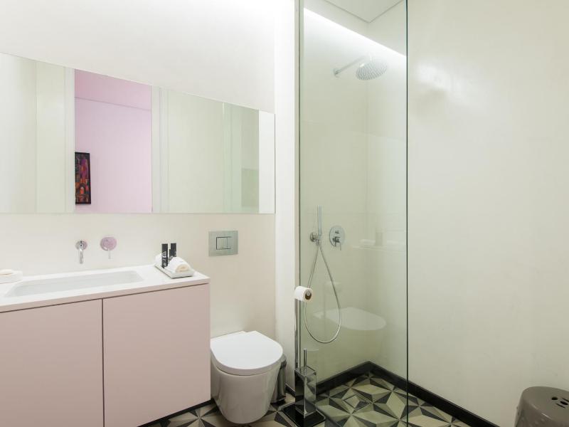 One-Bedroom Apartment image 3