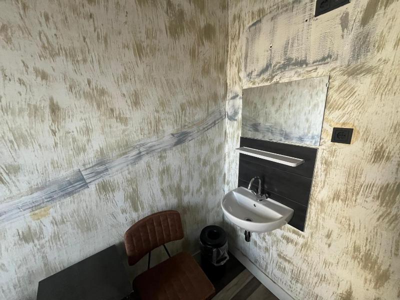 Amigo Budget Hotel - image 13