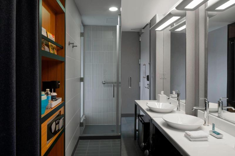 King Room with Roll-in Shower - Mobility and Hearing Accessible image 2