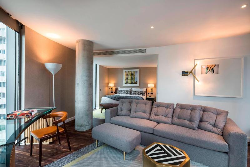 King Suite with Sofa bed image 3