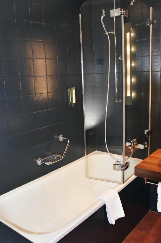 Junior Suite with Eiger View and Balcony image 1