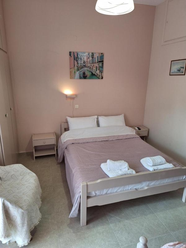 Classic Quadruple Room image 2