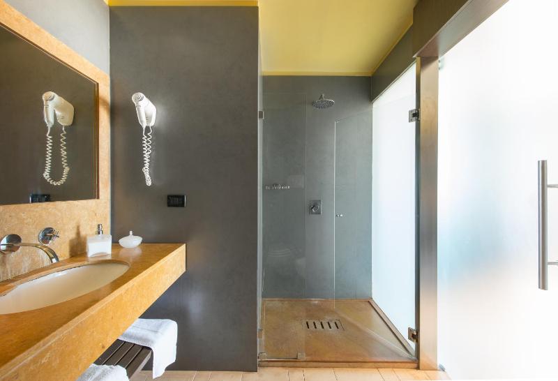 Junior Suite with Sea View image 2