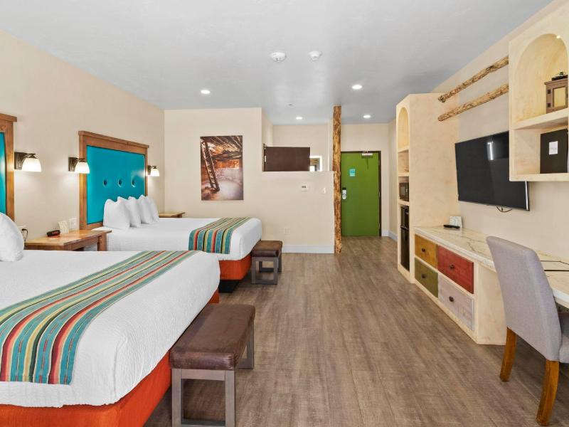 Deluxe Double Room image 3