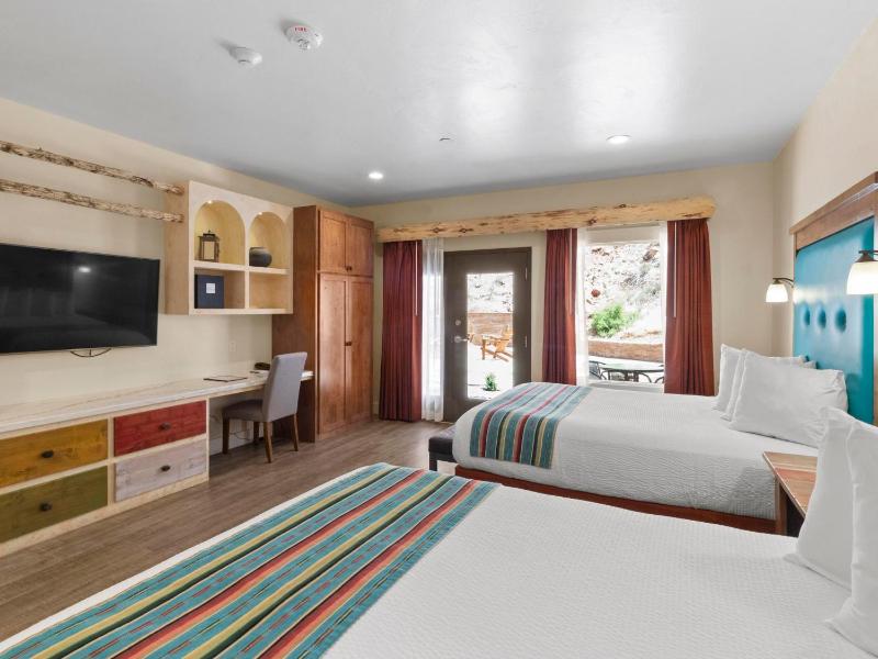 Deluxe Double Room image 4