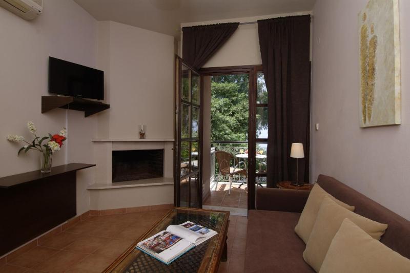 Standard Suite with Sea View image 4