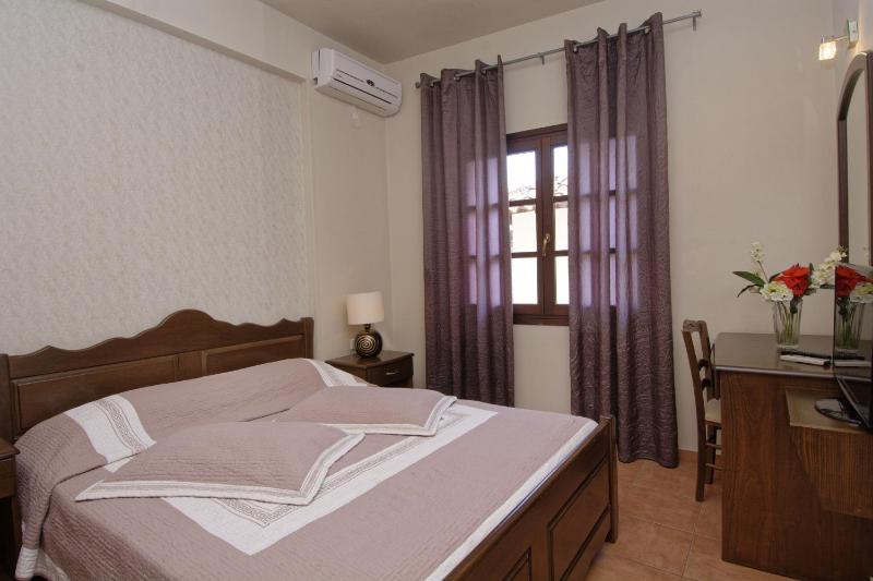 Standard Suite with Sea View image 2