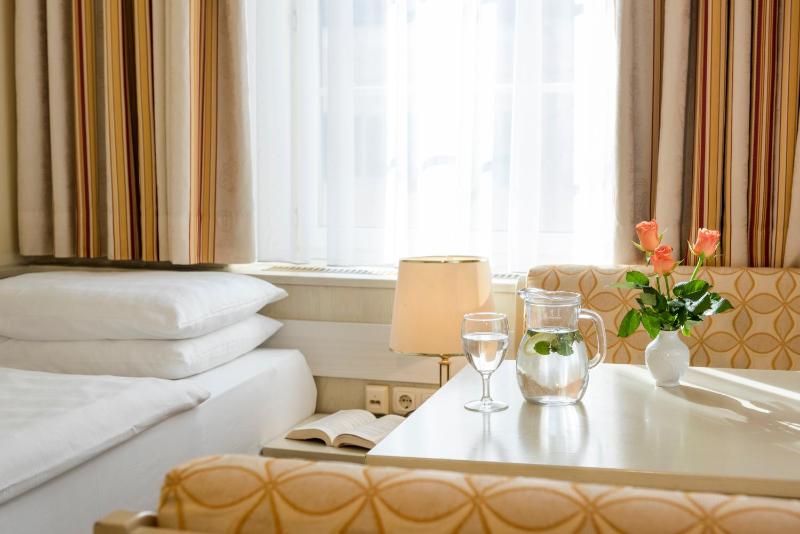 Single Room image 2
