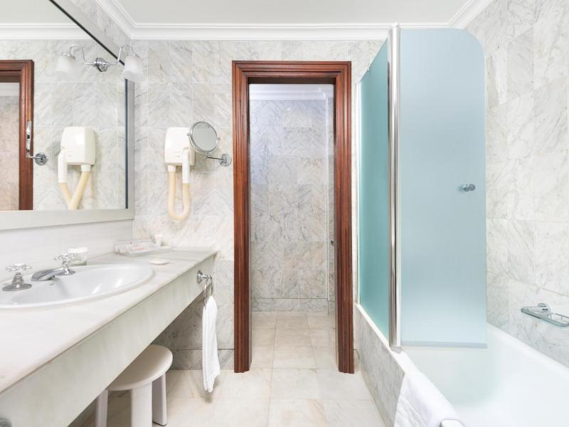 Double or Twin Room with Side Sea View image 2
