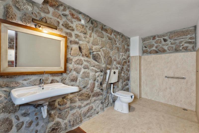 Double Room - Disability Access image 2