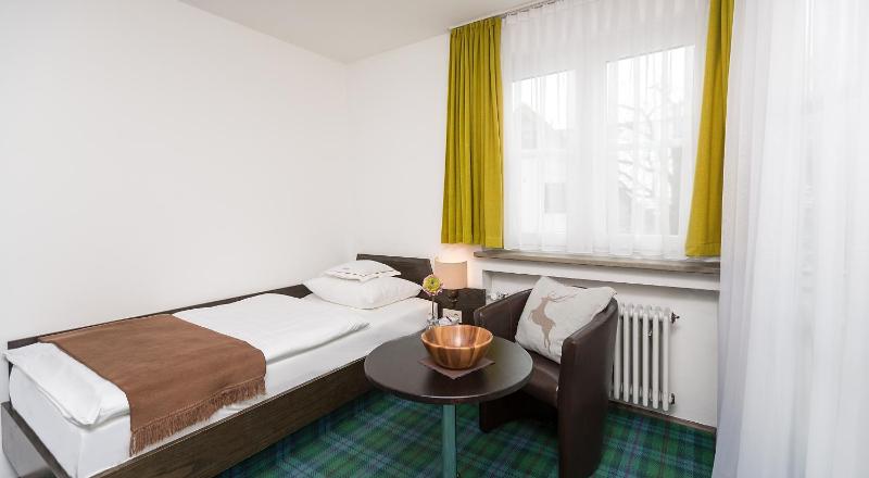 Standard Single Room image 4