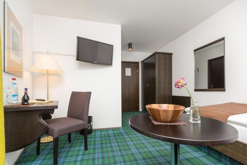 Standard Single Room image 3
