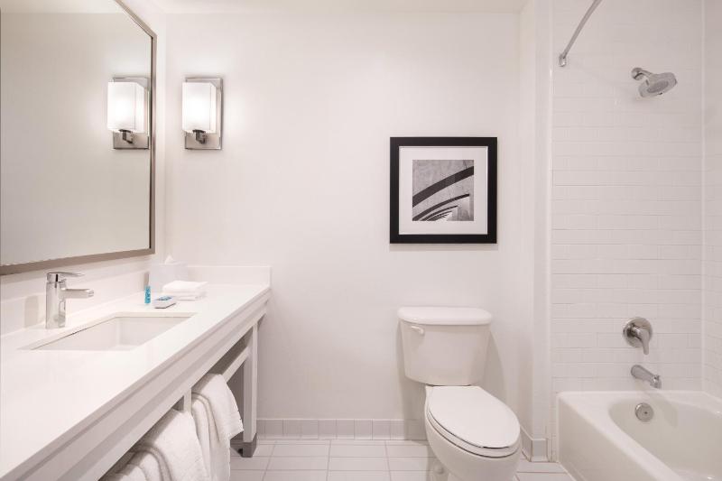 Aloft, Guest room, 2 Queen image 3