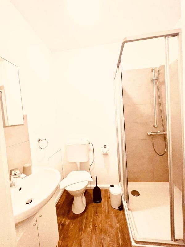 Standard Single Room image 4