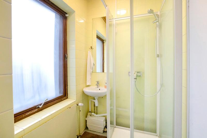 Double or Twin Room with Private Bathroom image 1