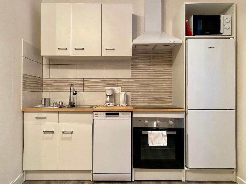 One-Bedroom Apartment image 2