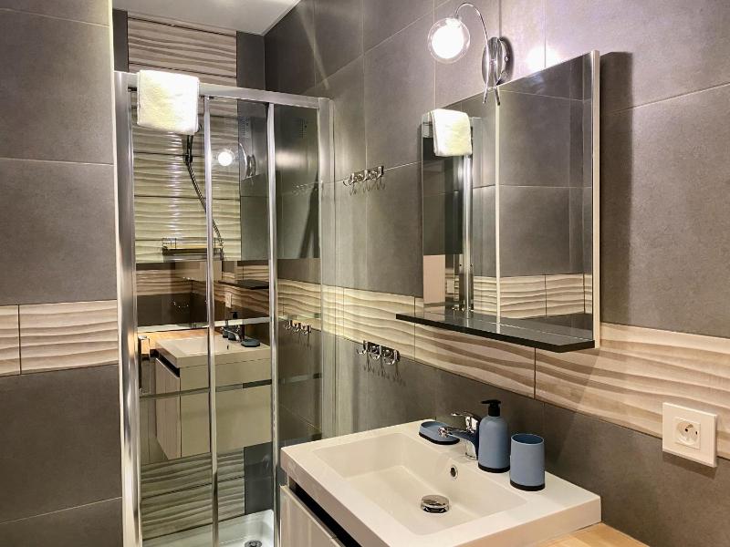 One-Bedroom Apartment image 3