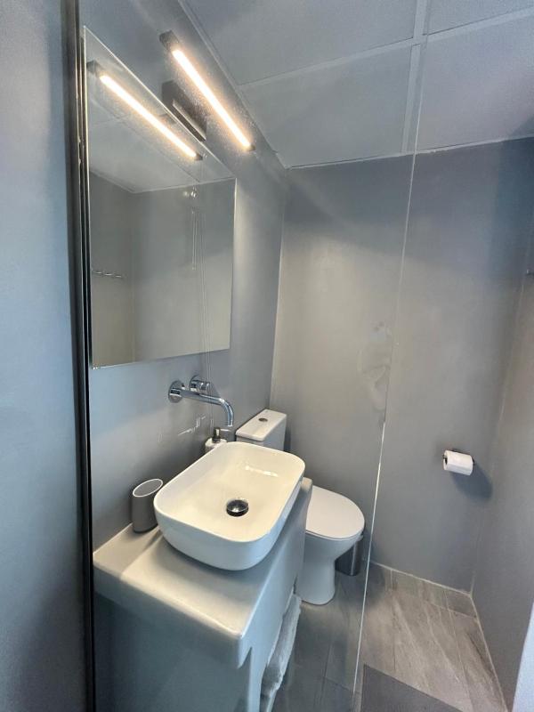 Deluxe Double Room with Side Sea View image 4